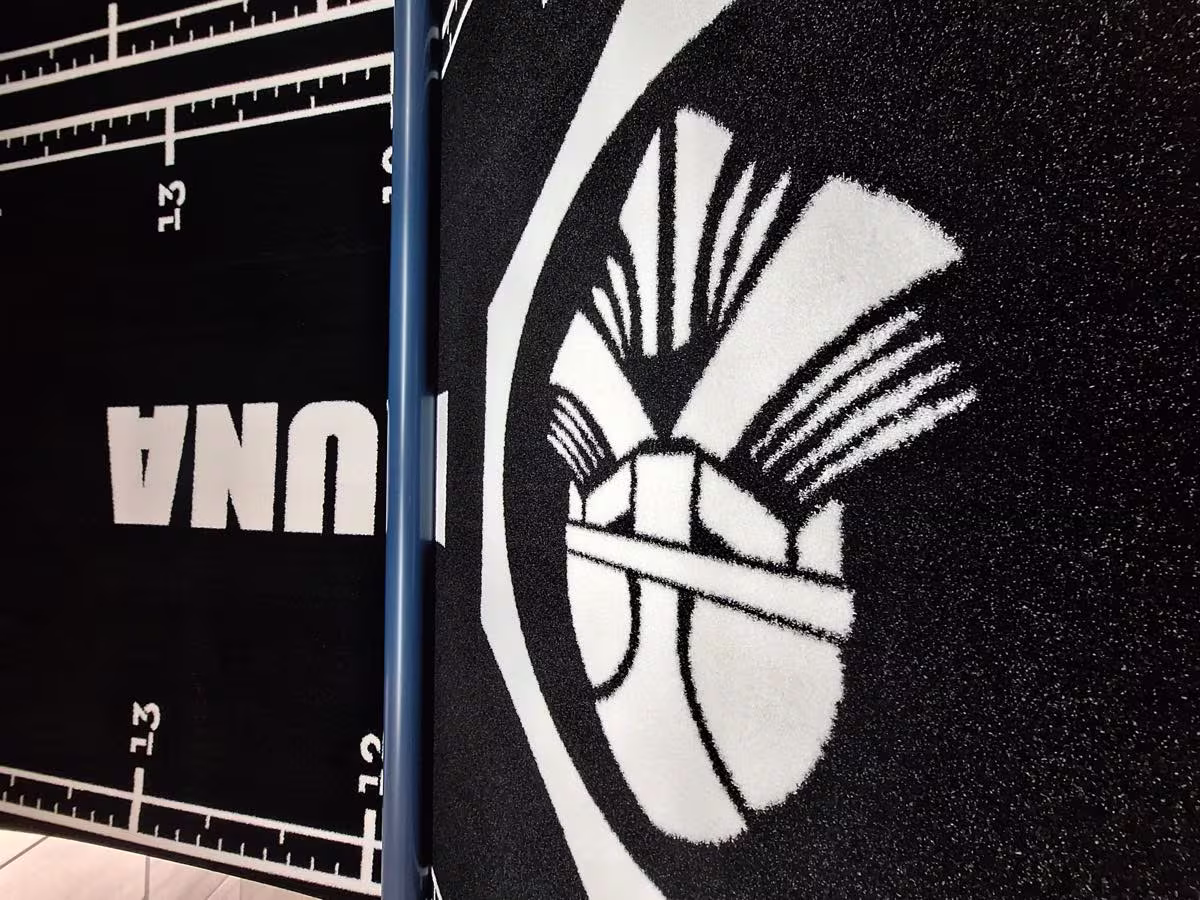 Custom logo track in production